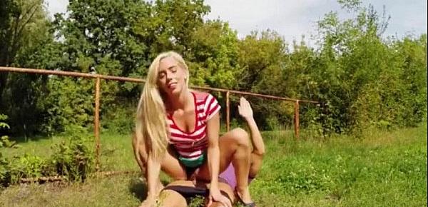  Eurobabe Nesty gets pounded in the park